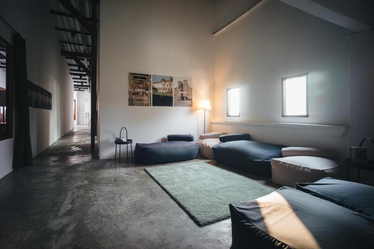 Hostel Urby Bangkok Exteriör bild